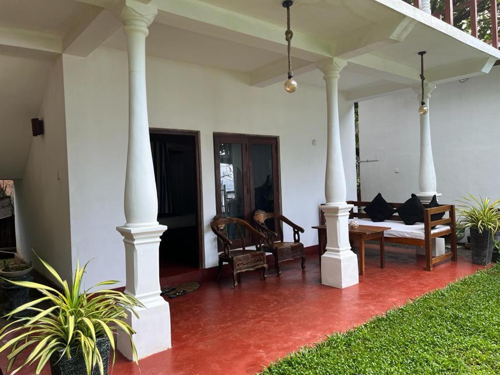 דיקוולה Beach House Kalukatiya - Family Villa, Seaview Room, Garden Room מראה חיצוני תמונה