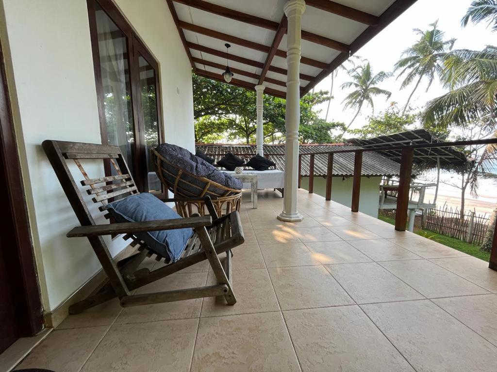 דיקוולה Beach House Kalukatiya - Family Villa, Seaview Room, Garden Room מראה חיצוני תמונה