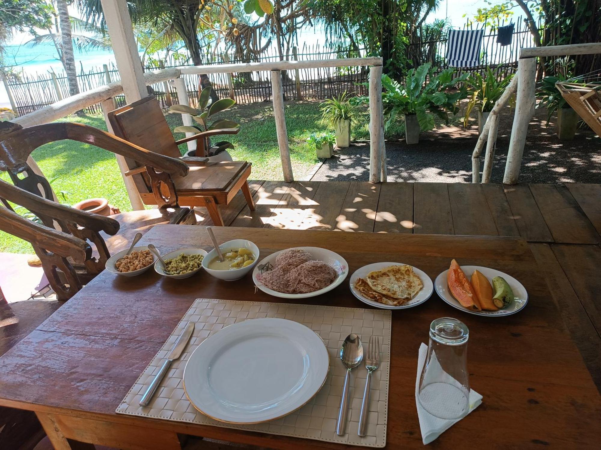 דיקוולה Beach House Kalukatiya - Family Villa, Seaview Room, Garden Room מראה חיצוני תמונה